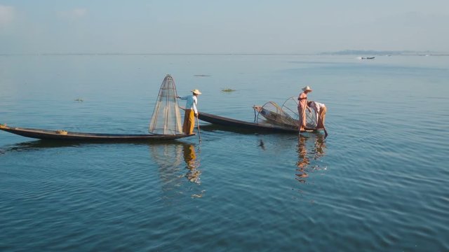 Video 1080p - Myanmar, Inle Lake. Fishermen on vintage boats
