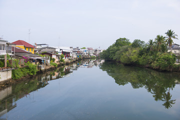 Fototapeta na wymiar community of Chantaboon waterfront at Chanthaburi Province