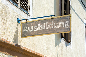 Schild 116 - Ausbildung