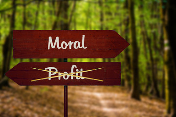 Schild 104 - Moral