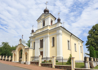 Fototapeta na wymiar Cerkiew pod wezwaniem św. Mikołaja w Drohiczynie na Podlasiu, nad Bugiem.Świątynia reprezentuje styl klasycystyczny. Zbudowana w 1792 