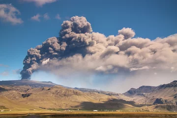 Stickers pour porte Volcan Éruption du volcan Eyjafjallajokull, Islande/ Éruption du volcan Eyjafjallajokull, Islande
