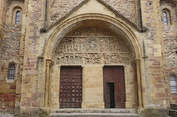 Fototapeta na wymiar Façade église Ste Foy à Conques