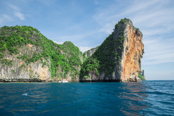 Fototapeta premium limestone cliffs around sea , Phi-Phi island