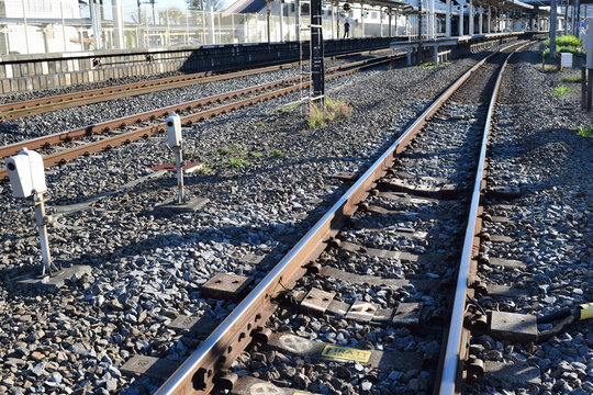 常磐線の線路 ／ 茨城県の常磐線で、JR佐貫駅近くの線路（複線）を撮影した写真です。