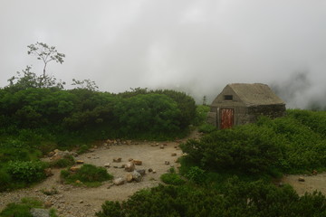 三俣山荘　キャンプ場　テント場　山小屋