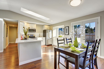 Open plan floor kitchen room with hardwood floor