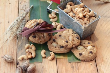 oatmeal cookies with chocolate and nuts is delicious.