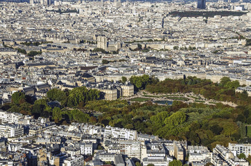 Obraz premium Aerial view of Notre dam taken from Montparnasse Tower in Paris, France