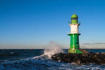 Obraz premium Kret w Warnemünde w burzliwy dzień