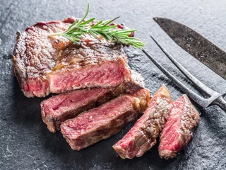 Foto op Plexiglas Steakhouse Medium Ribeye steak.