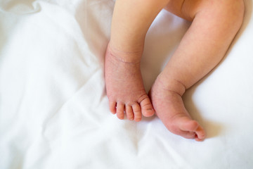 Obraz na płótnie Canvas newborn toes