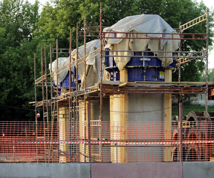 the reusable construction of a concrete bridge support for the     on  road junction in Moscow