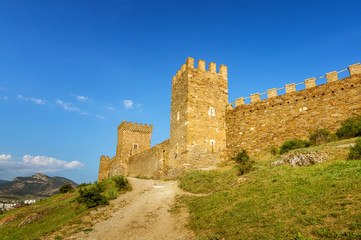 Fototapeta na wymiar генуэзская крепость в городе Судак, полуостров Крым, Черное море
