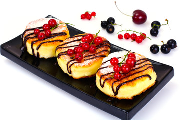 Cheesecakes with Chocolate and Red Currant