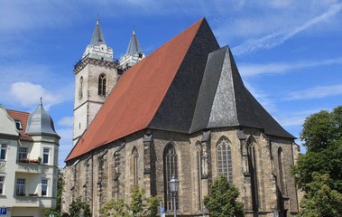 Fototapeta na wymiar Imposante Sankt-Johannis-Kirche in Bad Salzelmen / Gotische Hallenkirche Sankt-Johannis-Baptista in Bad Salzelmen