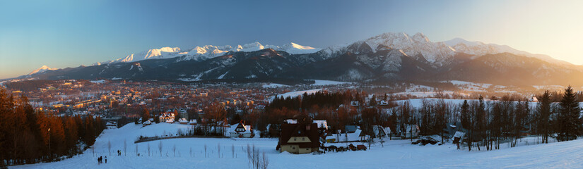 Fototapeta premium Zimowy zachód słońca w Zakopanem