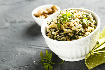Quinoa salad with wild garlic and nuts