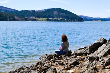 Fototapeta na wymiar Meditazione sul Lago