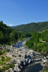 Flusslauf der Eyrieux in der Ardeche