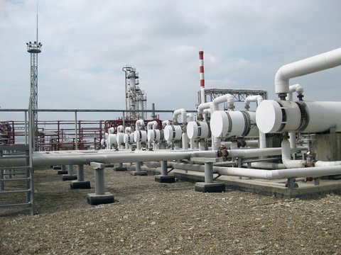 Heat exchangers in a refinery