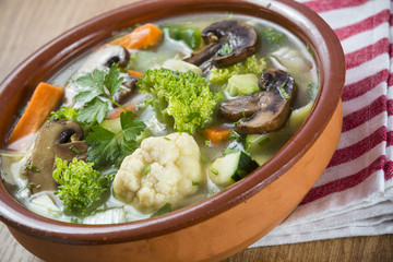Consomé diferentes verduras
