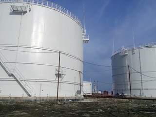 Storage tanks for petroleum products