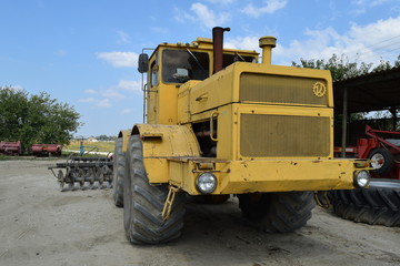 Big yellow tractor