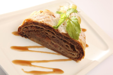 strudel with grapes and Mint