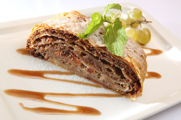 strudel with grapes and Mint