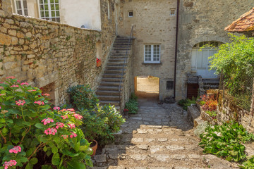 Fototapeta na wymiar Picturesque medieval village Chateau-Chalon