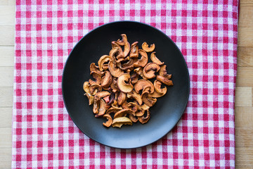 Dried apples