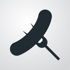 Icono plano tenedor cocina con salchicha sobre fondo degradado gris