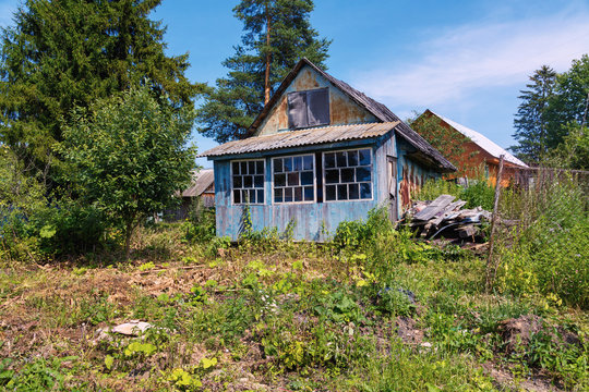 abandoned farmhouse.
