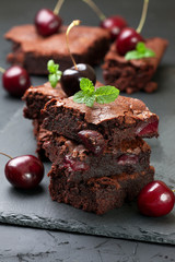  brownie with cherries and mint