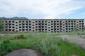 Obraz premium Old Abandoned Building With Broken Windows
