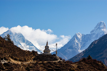 Buddhist stupa with Ama Dablam