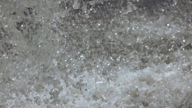 Flowing top water stream