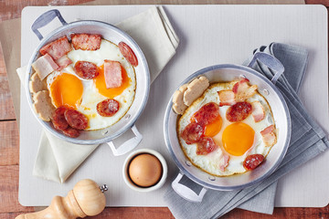 Pan fried egg,shallow Depth of Field,Focus on toppings.

