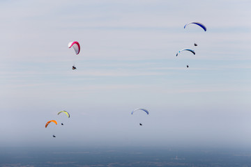 Fototapeta na wymiar Paragliders in Szczyrk