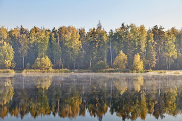 Fototapeta na wymiar foggy lake