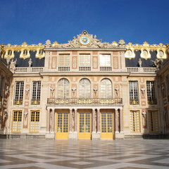 Fototapeta na wymiar ベルサイユ宮殿の正面玄関　スクエアサイズ