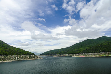 Obraz premium ake and mountains, landscape