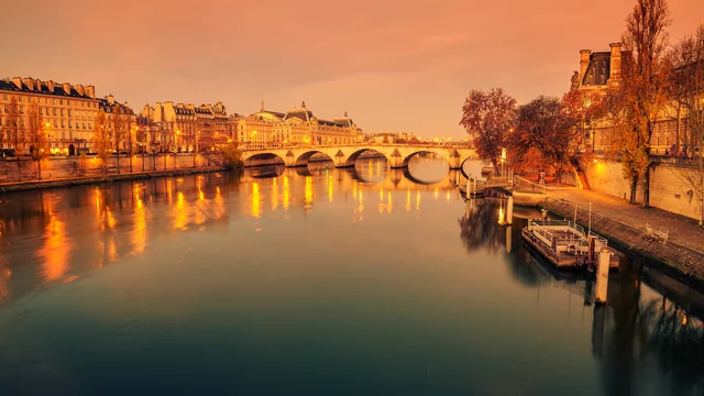 Paris, Frence: Seine river and Old Town of in sunrise