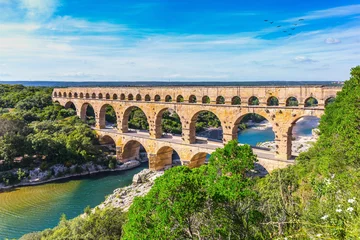 Crédence de cuisine en verre imprimé Pont du Gard Aqueduc à trois niveaux Pont du Gard et parc naturel