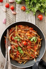 green beans with tomatoes and onions in Turkish