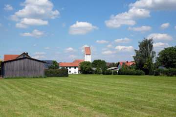 Fototapeta na wymiar Pfarrkirche St. Ulrich in Kevenhüll