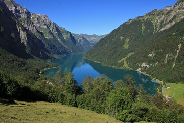 Fototapeta na wymiar Turquoise lake Klontalersee, view from Schwammhohe