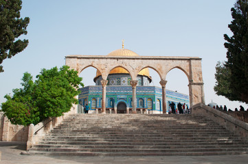 Fototapeta premium Israele: la Cupola della Roccia, il santuario islamico sul Monte del Tempio nella città vecchia di Gerusalemme il 6 settembre 2015