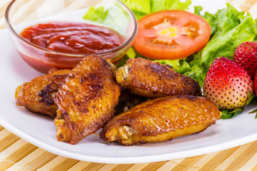 Fried chicken with fresh vegetable